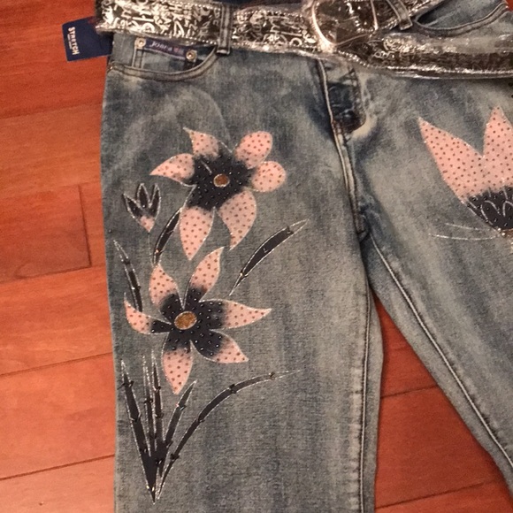 New flare leg denim jeans w/ belt painted & beaded with flowers and butterfly - Picture 5 of 13